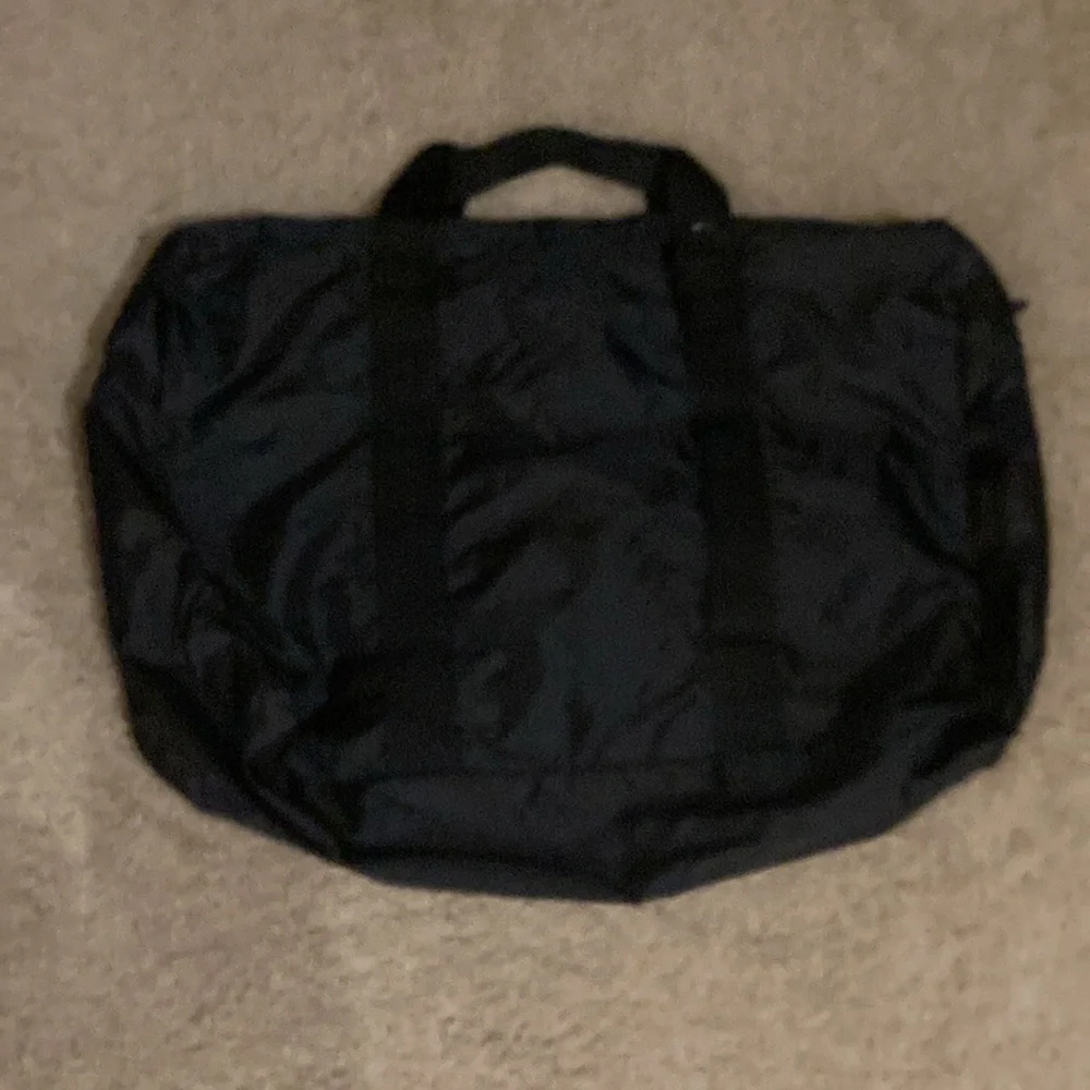 Tamrac Lightweight Duffel Tote Bag Black with Strap NWOT